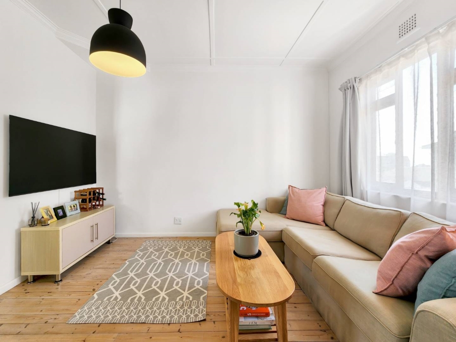 To Let 2 Bedroom Property for Rent in Green Point Western Cape